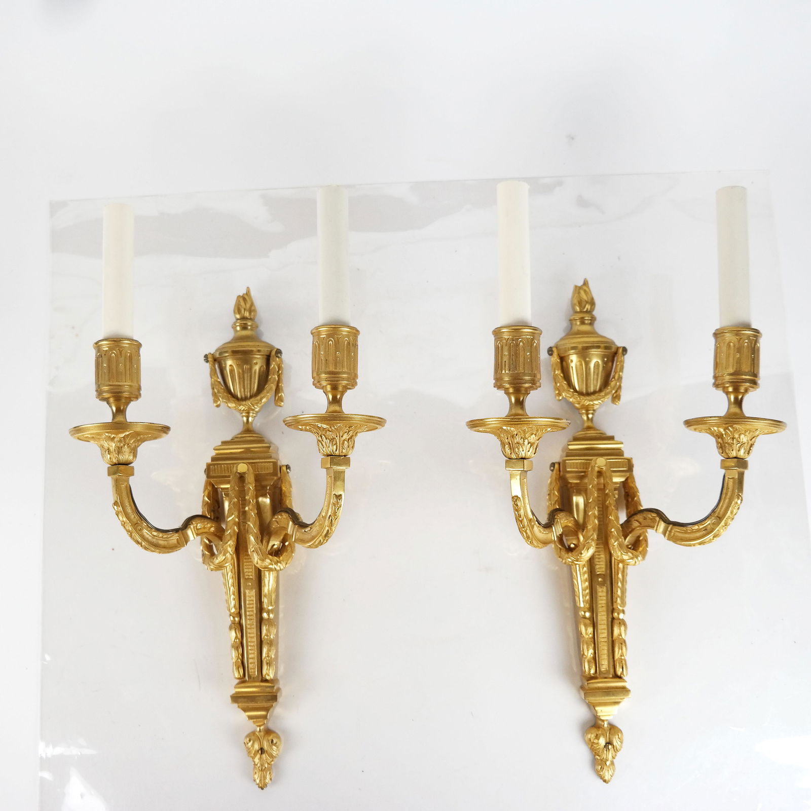 Pair of Two-Light Gilt Bronze Wall Lights (1 of 14)