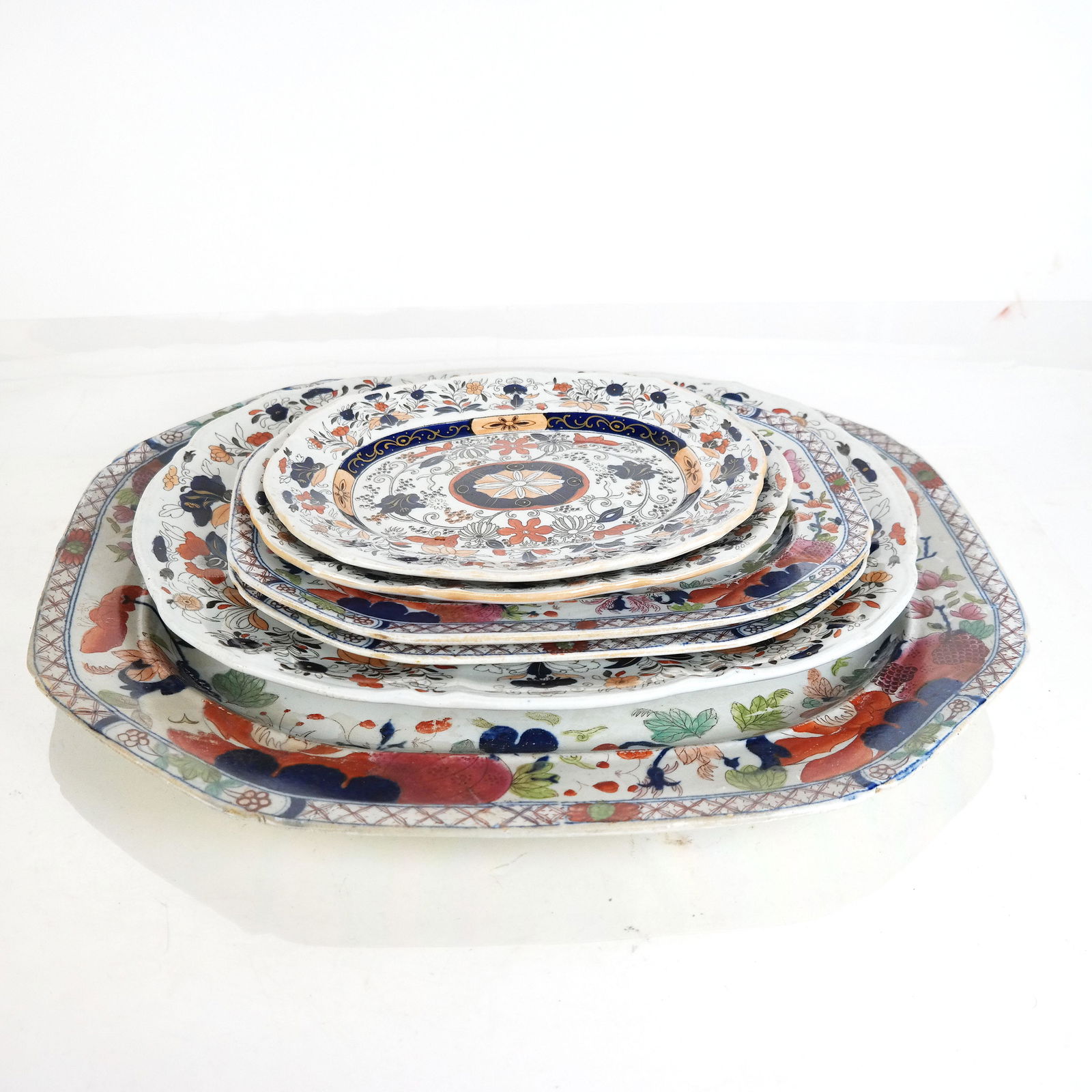 Group of Six Imari-Style Platters and Plates (1 of 13)