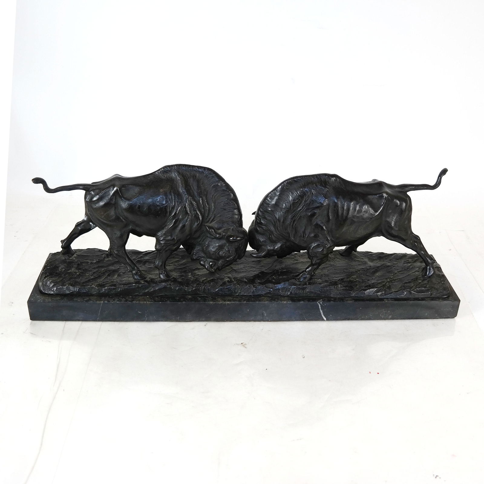 Franz IFFLAND: Fighting Buffalo - Bronze Sculpture (1 of 8)