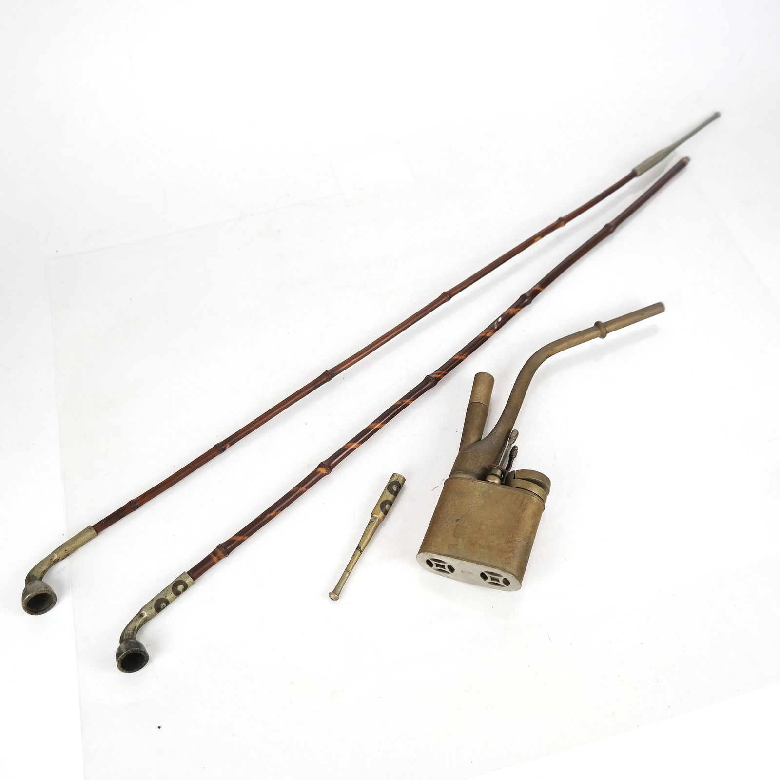 Lot of Three Pipes & a Cigarette Holder (1 of 15)
