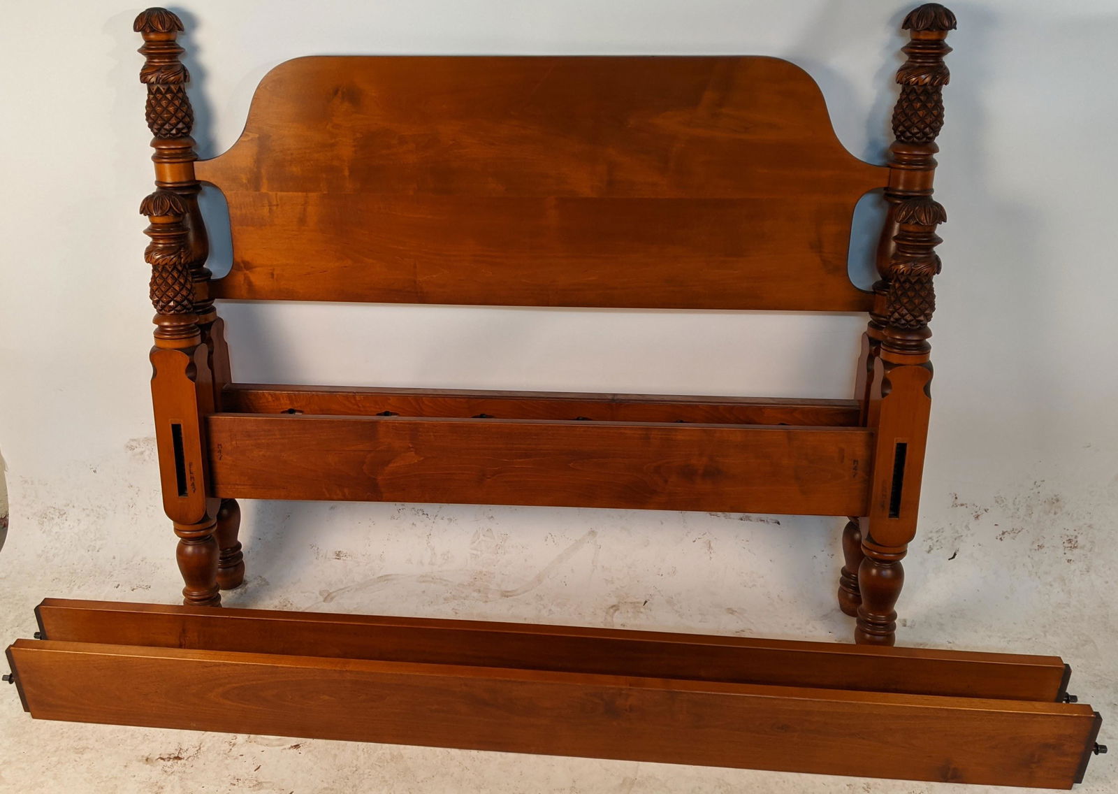 Carved Pineapple Top Field Bed (1 of 14)