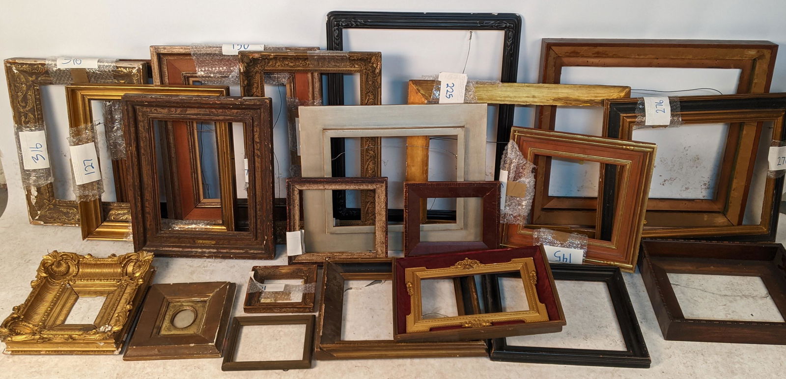 Box Lot of 22 Assorted Carved Wood Frames (1 of 10)