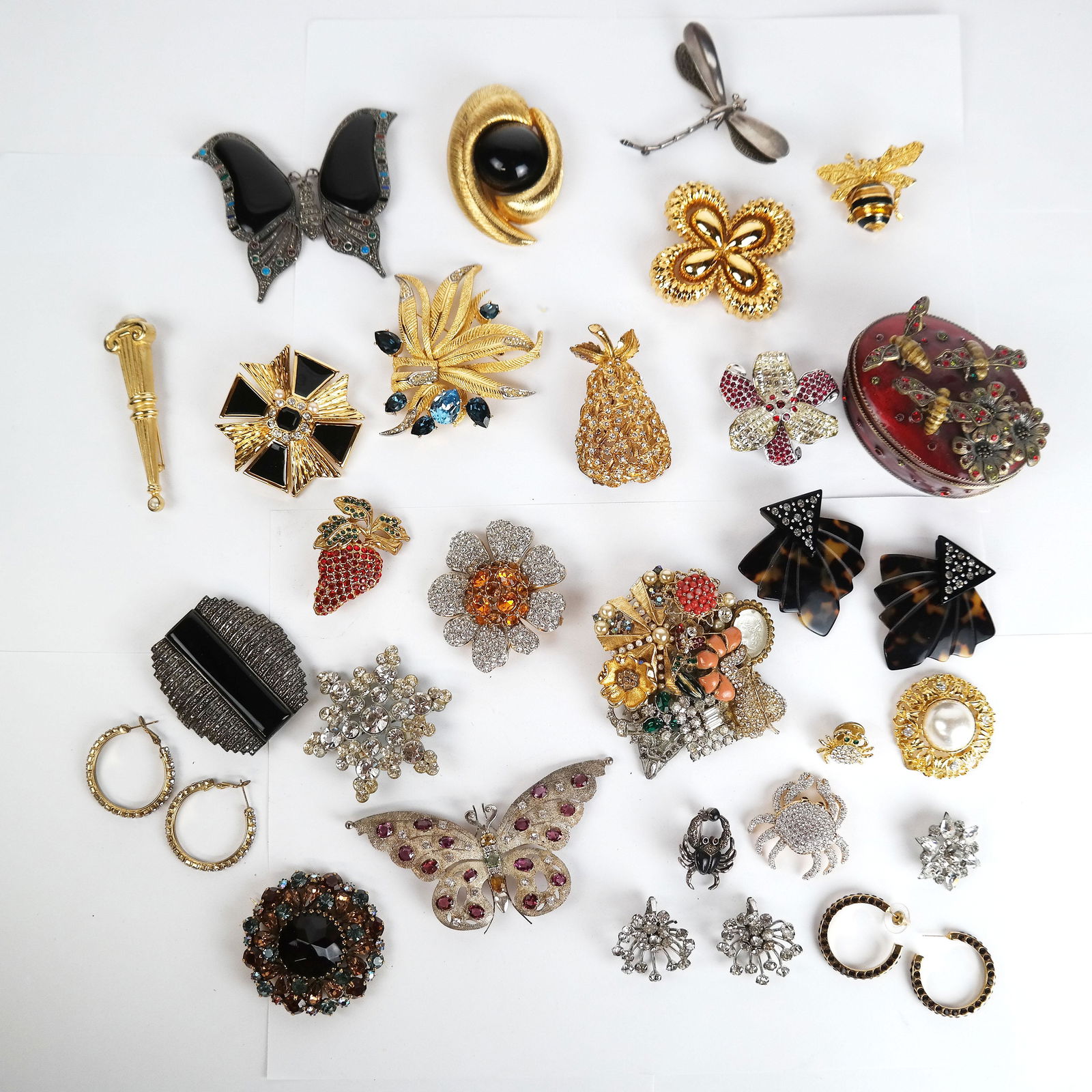 Lot of Costume Jewelry & Trinket Box (1 of 9)