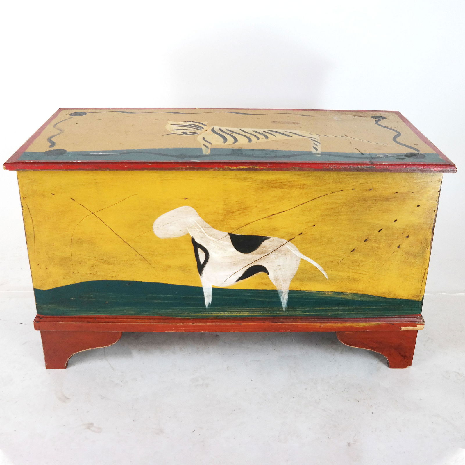 Folk Art Toy / Blanket Chest (1 of 7)