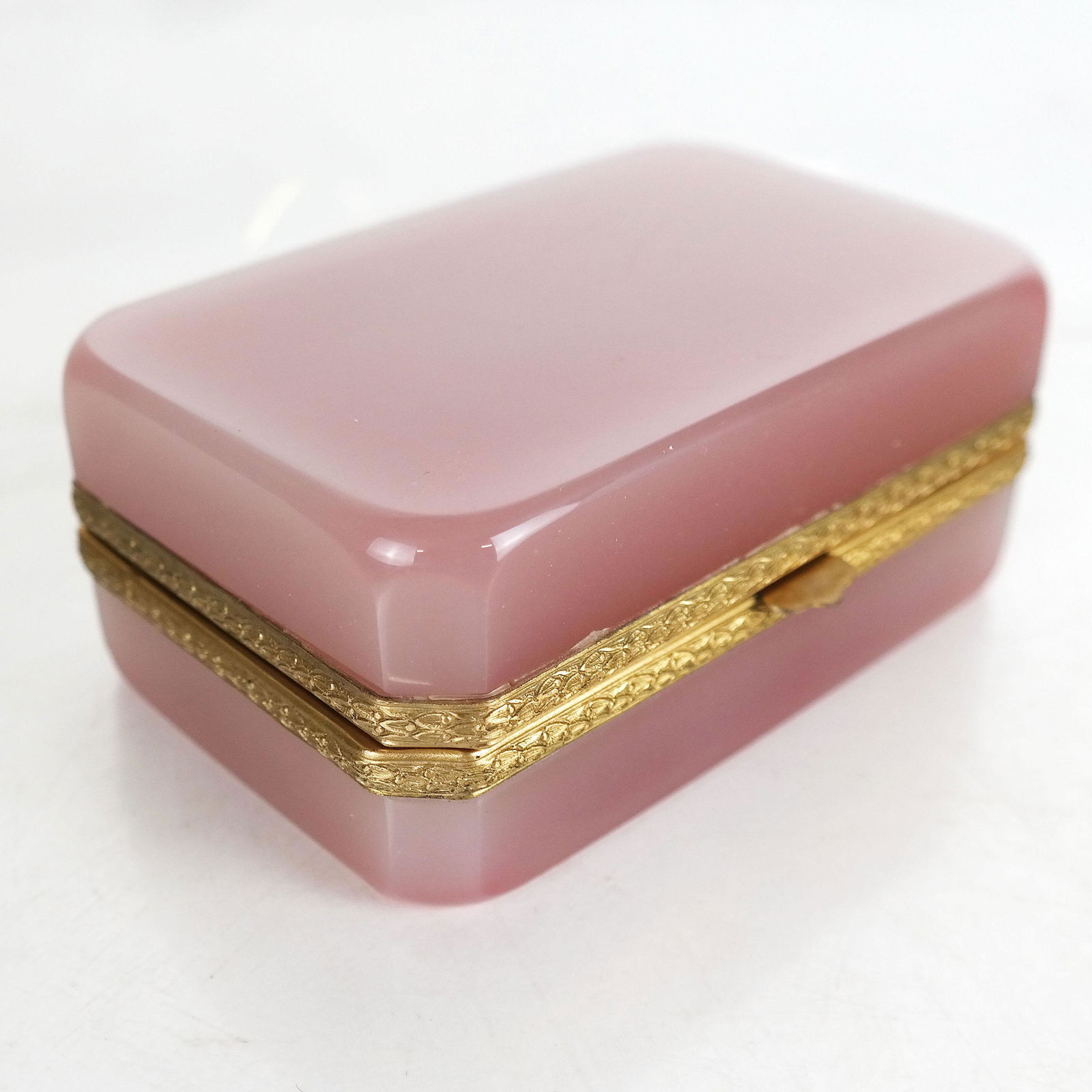 French Pink Opaline Vanity Box (1 of 9)