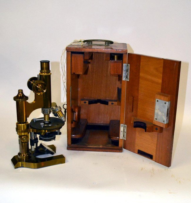 Microscope in Case: Ernst Leitz Label