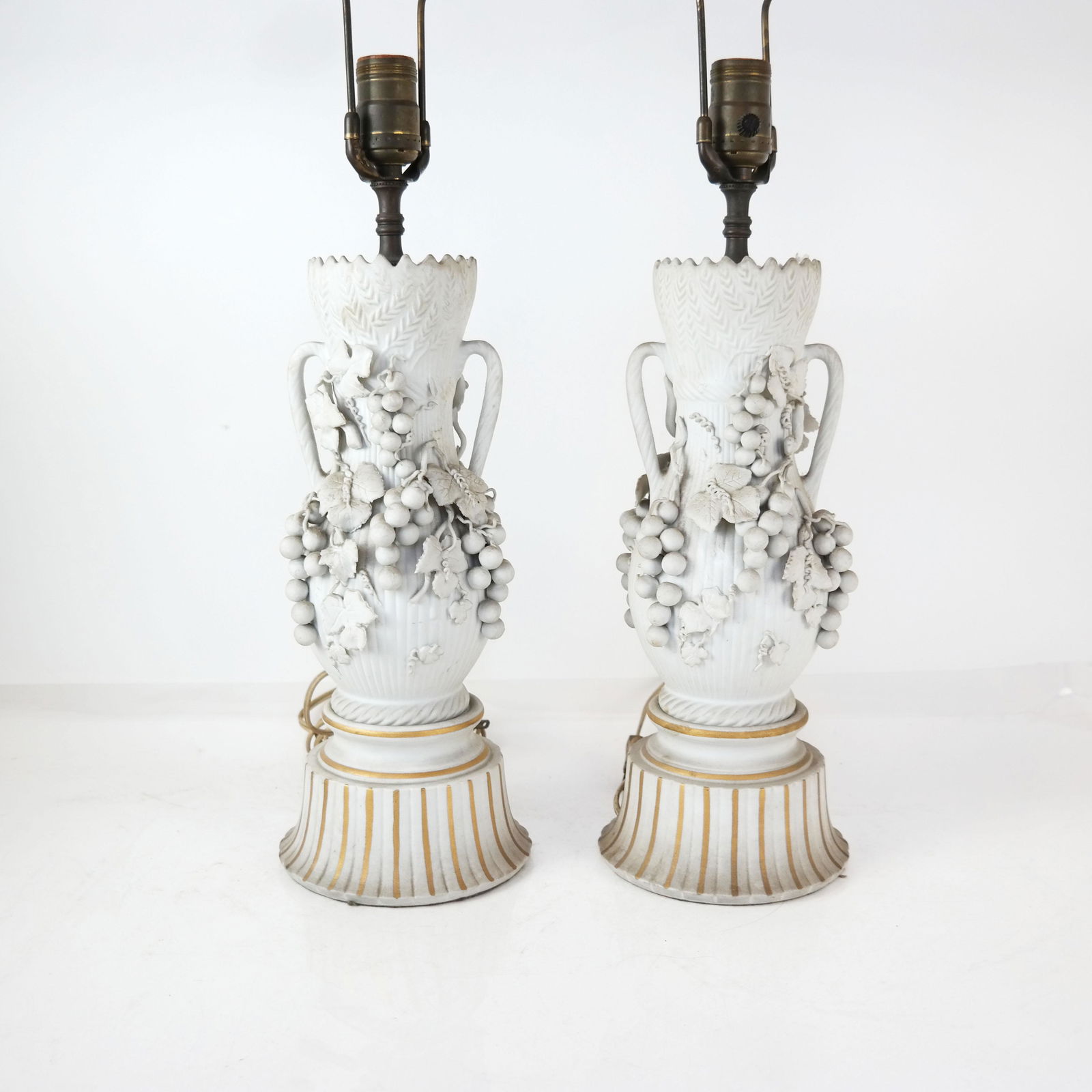 Pair English-Style Porcelain Vase Lamps (1 of 10)
