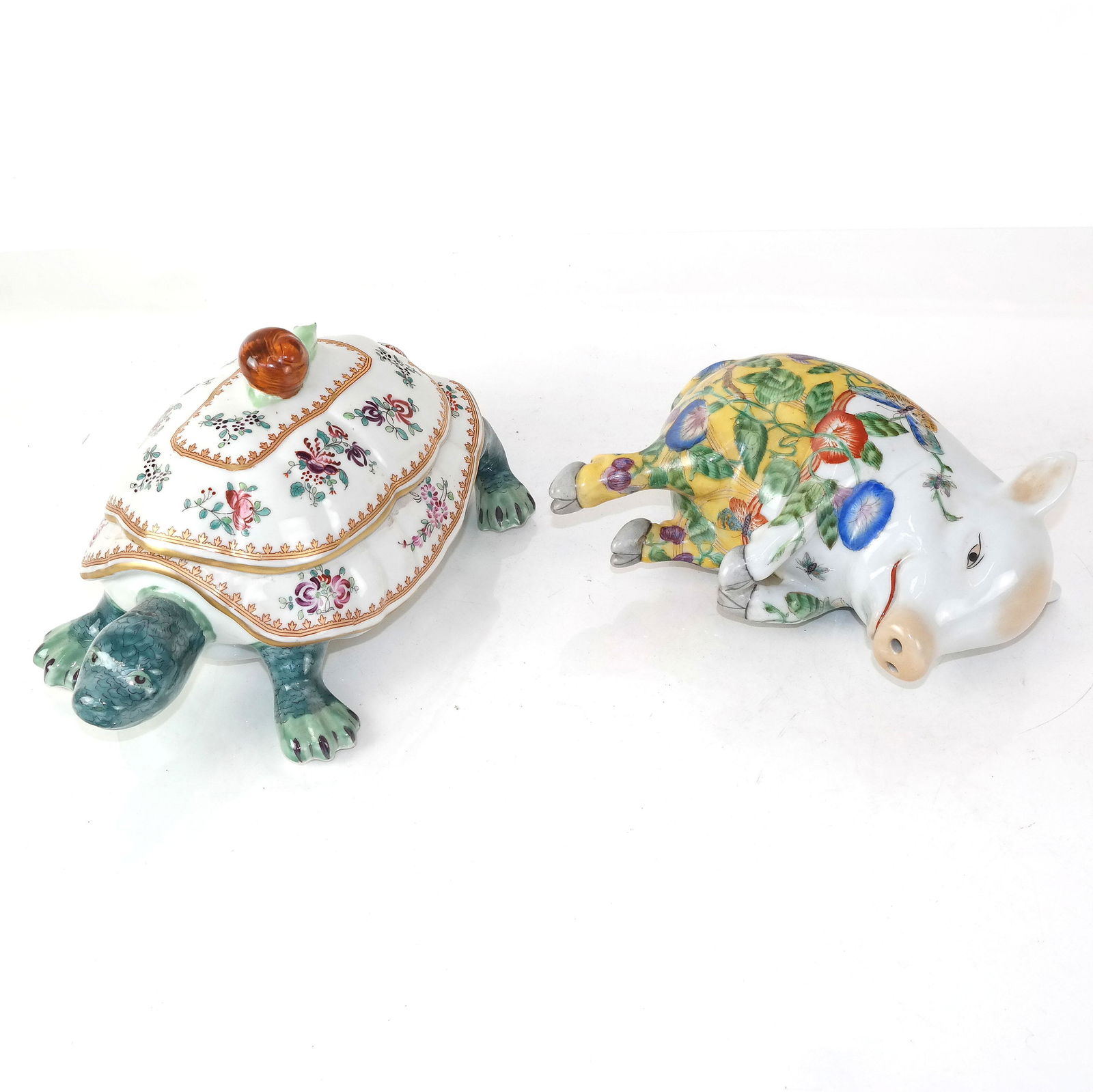 Two Chinese Porcelain Articles (1 of 7)