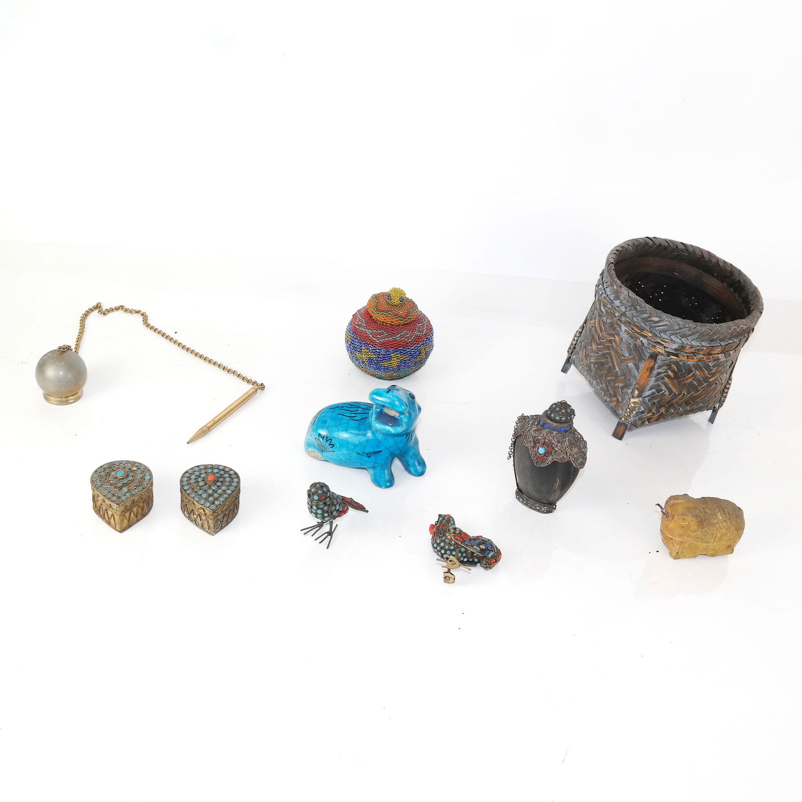 Assorted Metal Articles (1 of 7)