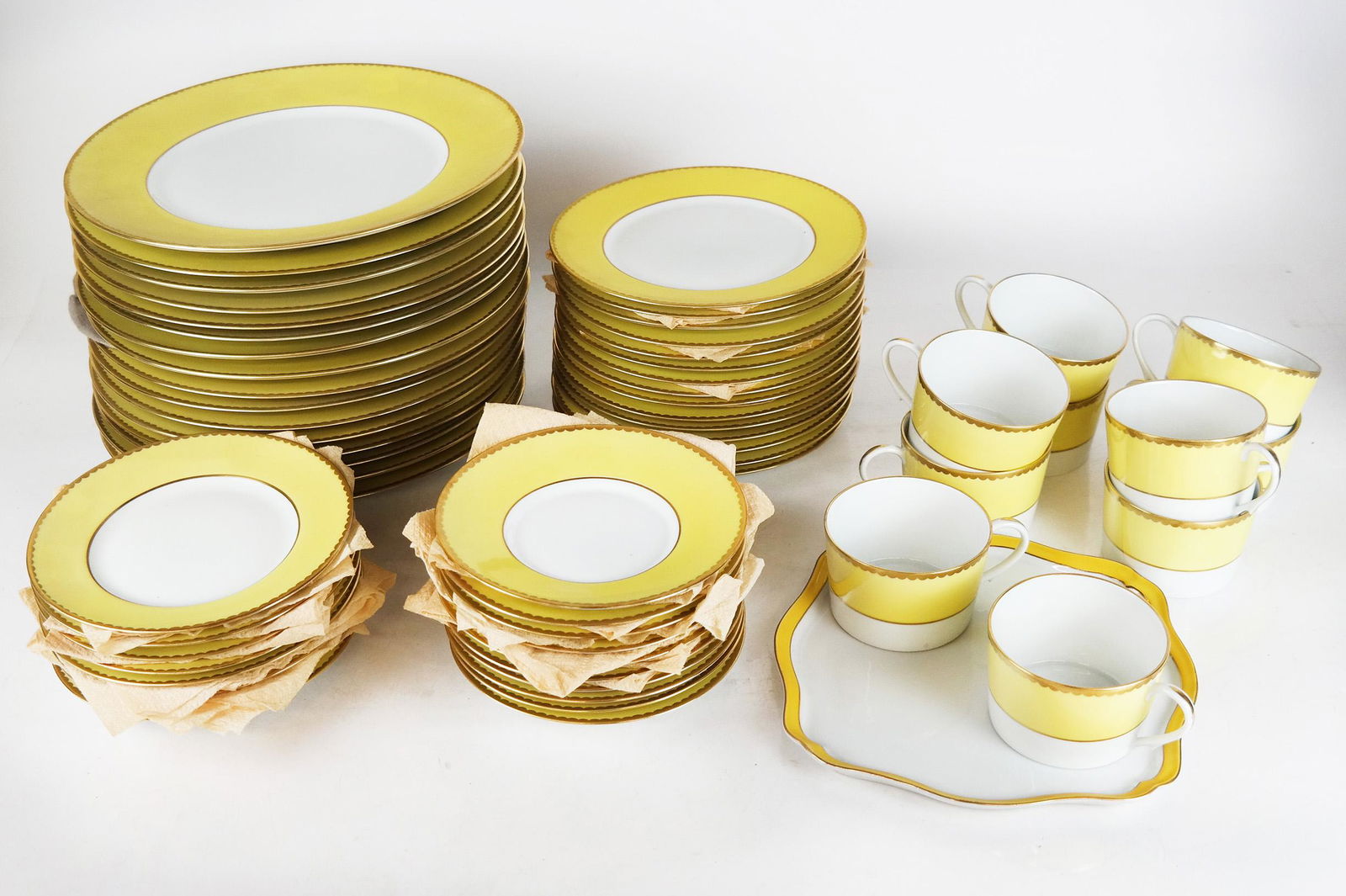 59 Pcs. Limoges for Tiffany & Co. Dinnerware (1 of 10)