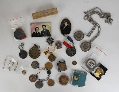 Assorted Military and Commemorative Medals, Etc.: Lot of medals, medallions, key rings and others, including Wheel of Life, Kennedy, Pope John Paul II, Korean War Vets, Secretariat, National Airlines, plus a set of celluloid poker dice.