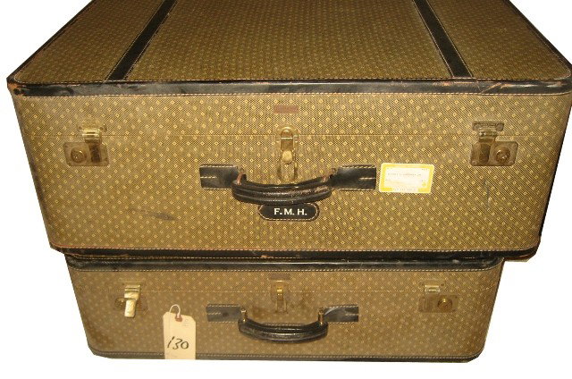 2 pc T. Anthony Luggage: 2 pc T. Anthony Luggage Measurements: