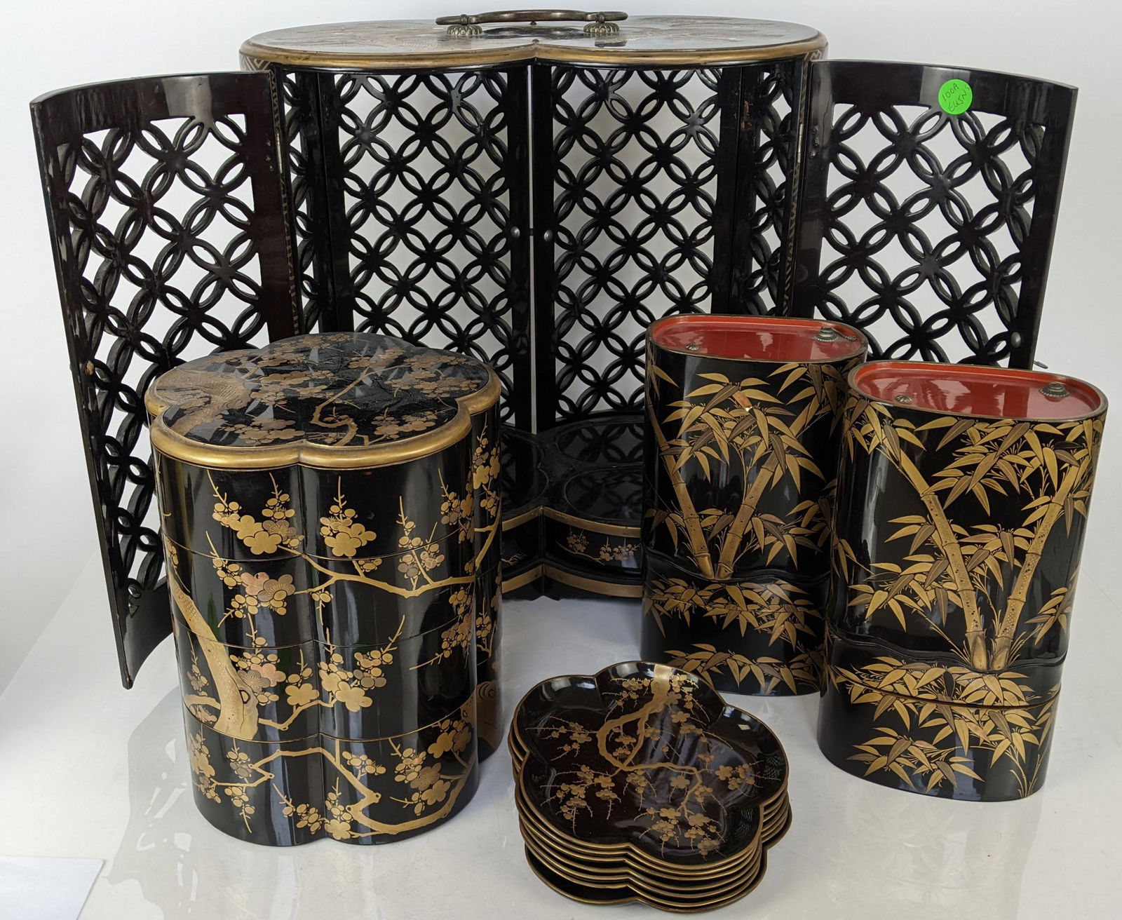 Japanese Lacquered Picnic Basket (1 of 19)