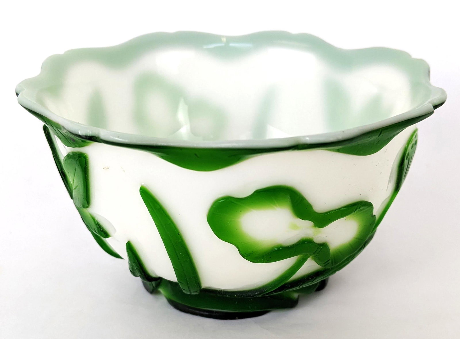 Green Peking Bowl: Green on white Peking floral design bowl. From the Estate of June Hirsch Jones.. [2 1/2" H x 4 1/2" Diam.]. In good condition.