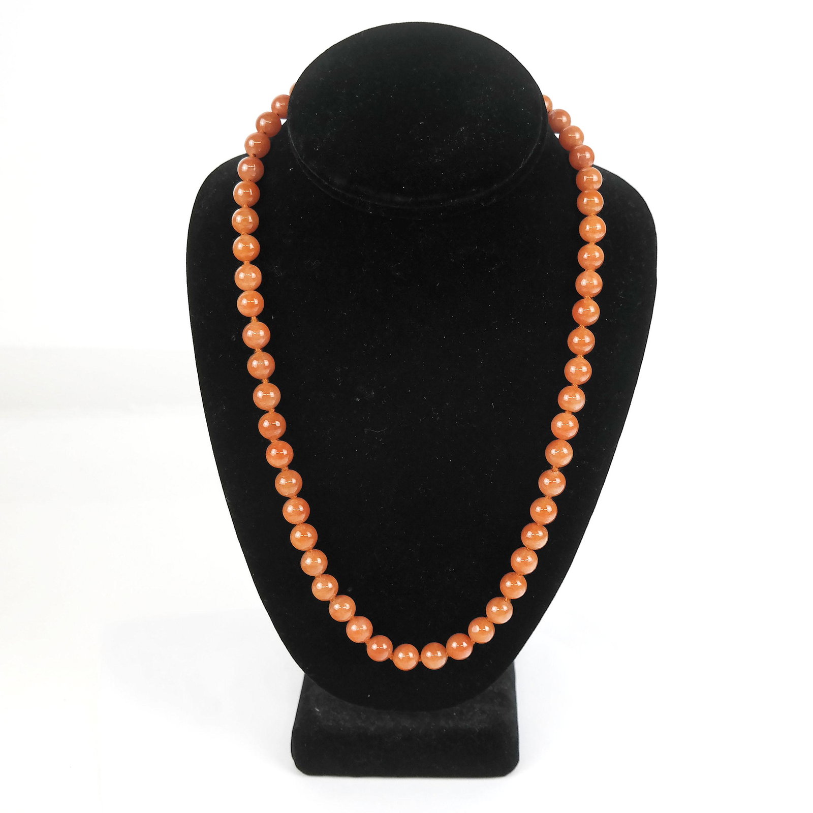 8mm Carnelian Necklace with 14K Gump's Clasp: 8mm carnelian bead necklace with 14K yellow gold Gump's clasp. [20" L]. In good condition.