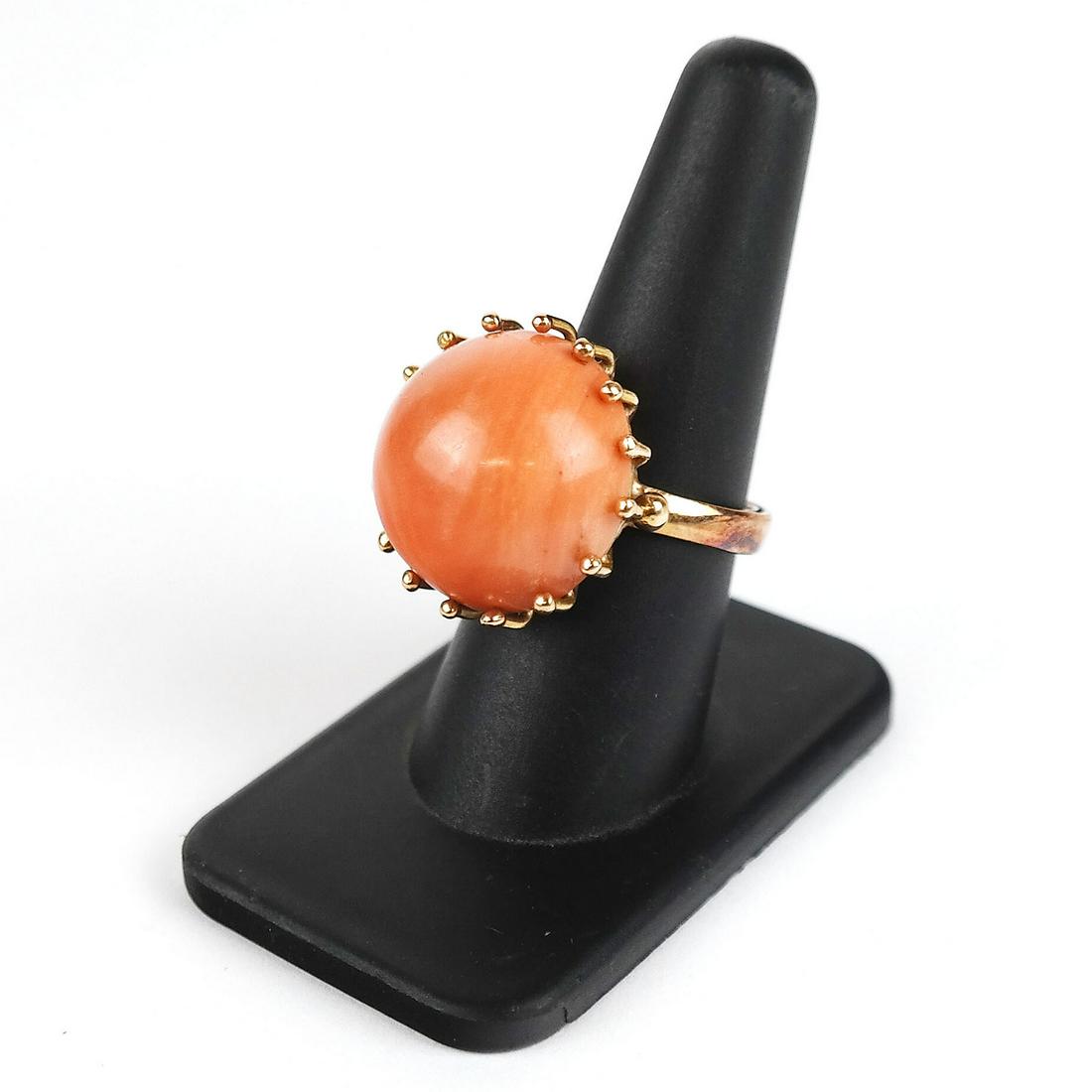 18K Yellow Gold & Coral Cabochon Ring (1 of 9)