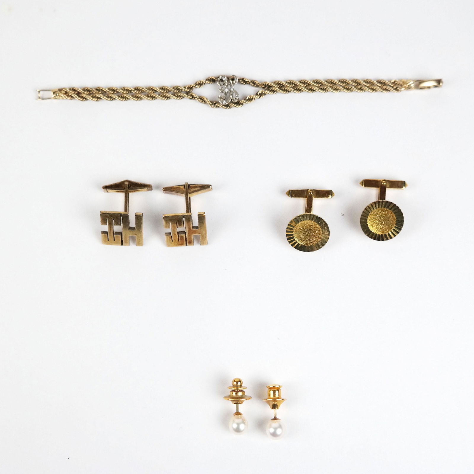 Assorted Lot of Earrings, Cufflinks, Etc. (1 of 19)