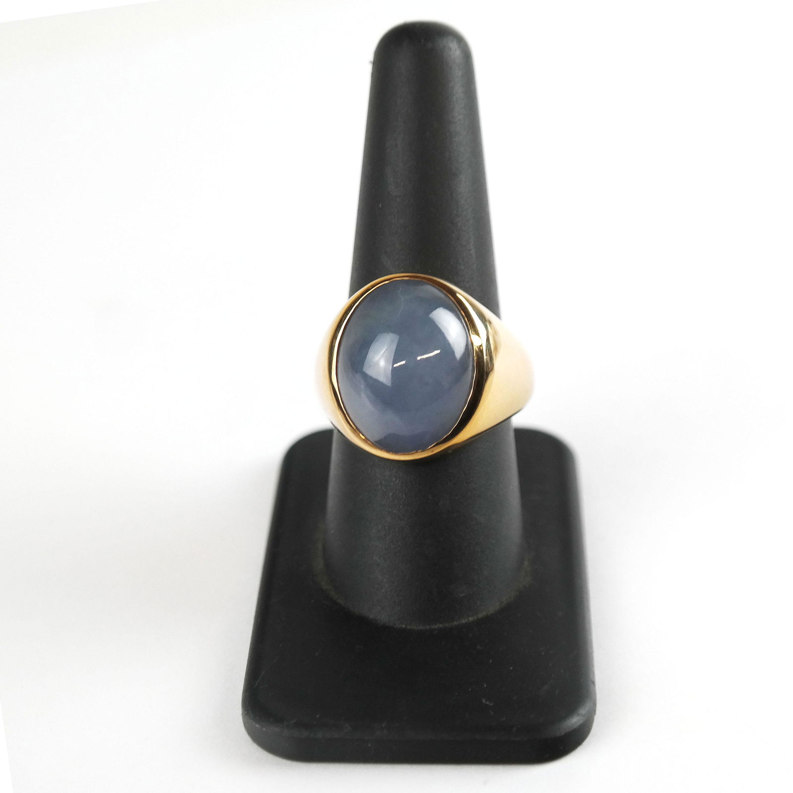 18K Yellow Gold & Jade Cabochon Ring (1 of 12)