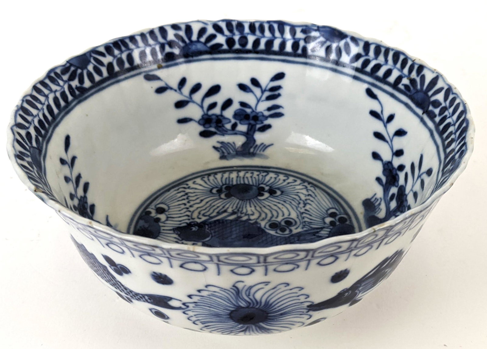 Antique Chinese Blue & White Export Porcelain Bowl: Antique Chinese Export blue and white porcelain bowl, fish decorated. Signed. From the Estate of June Hirsch Jones. [3" H x 5 3/4" Diam.]. In good condition.