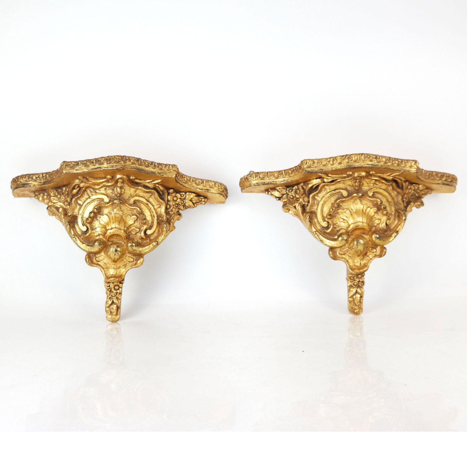Pair of Gilt Gesso Wall Brackets (1 of 10)