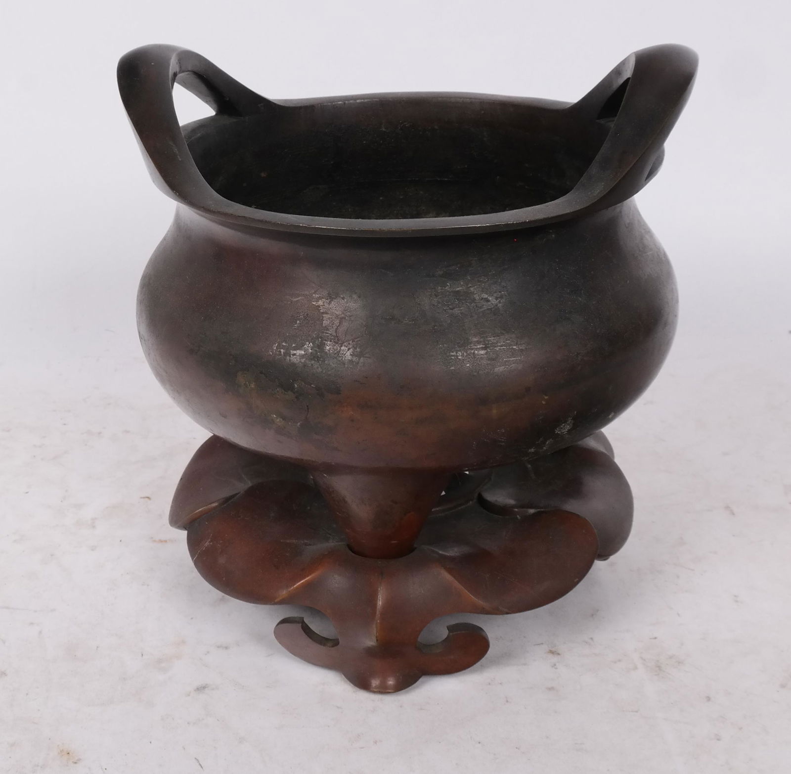 Antique Chinese Bronze Cauldron Censer (1 of 8)