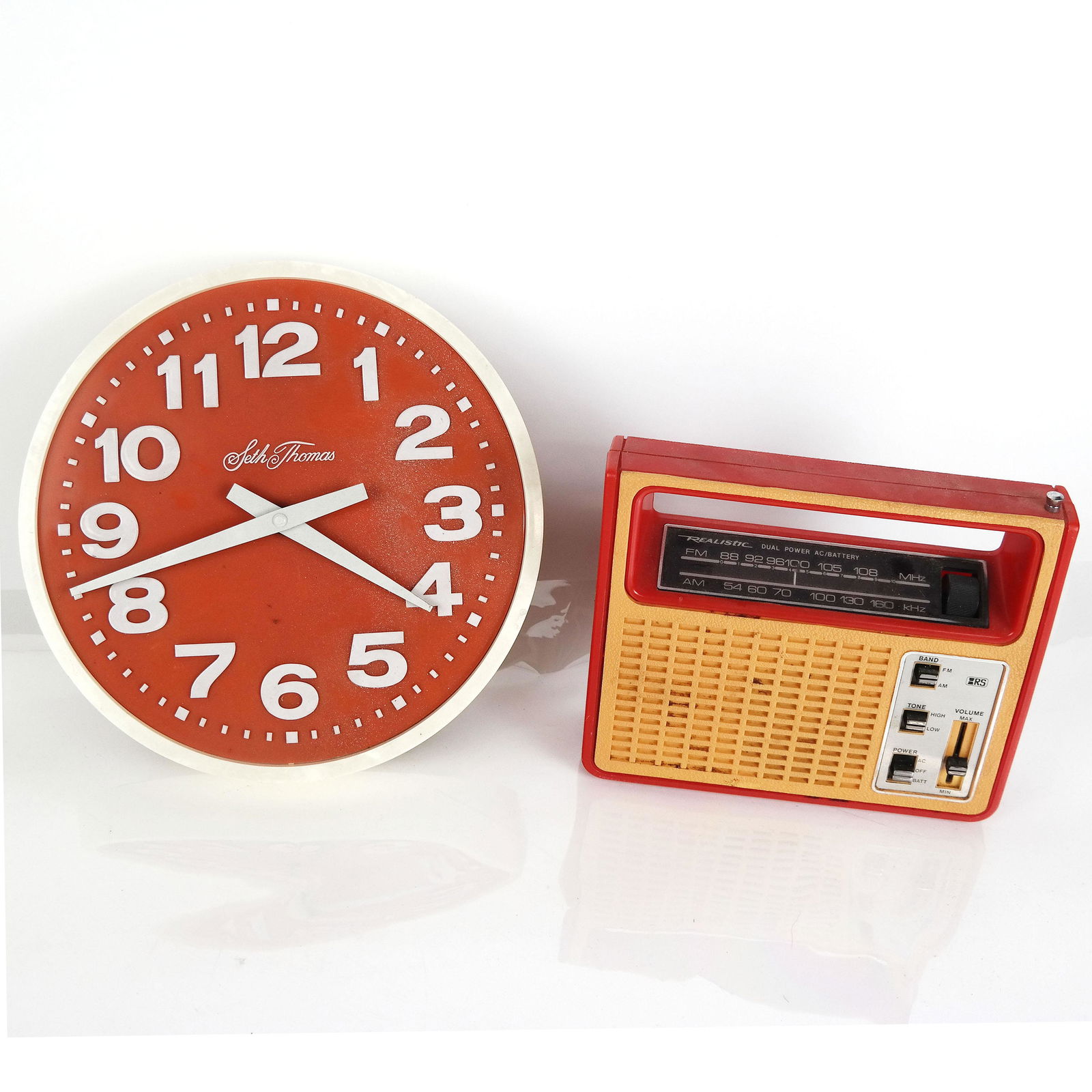 Vintage Wall Clock & Radio (1 of 8)