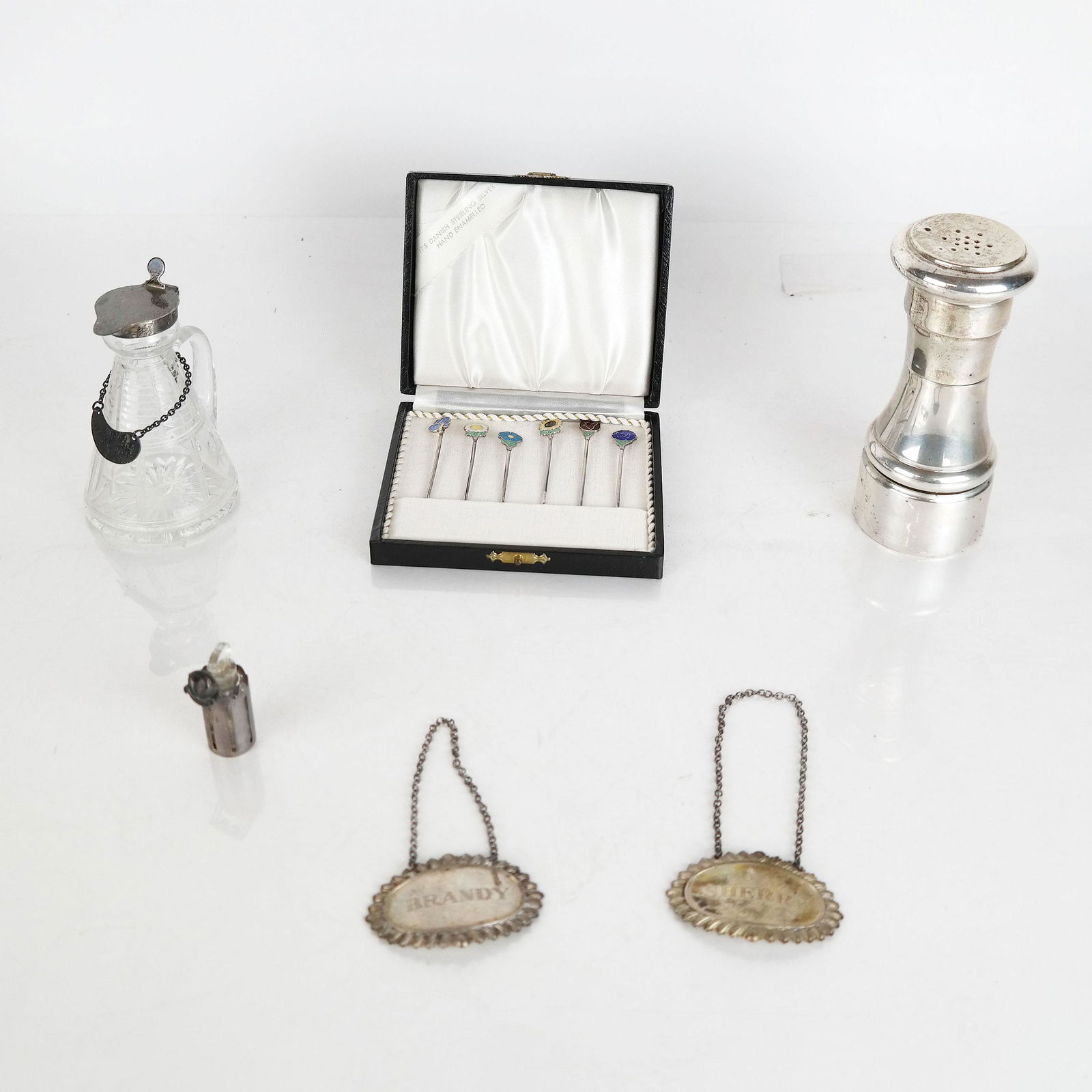 Sterling Silver Lot of Table Articles (1 of 16)