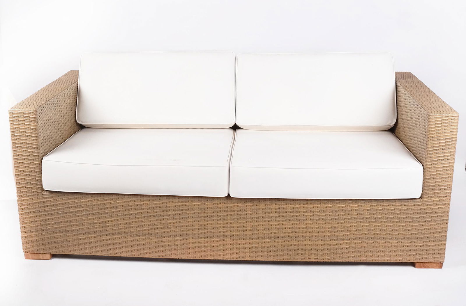 Two-Seater Wicker Sofa (1 of 10)