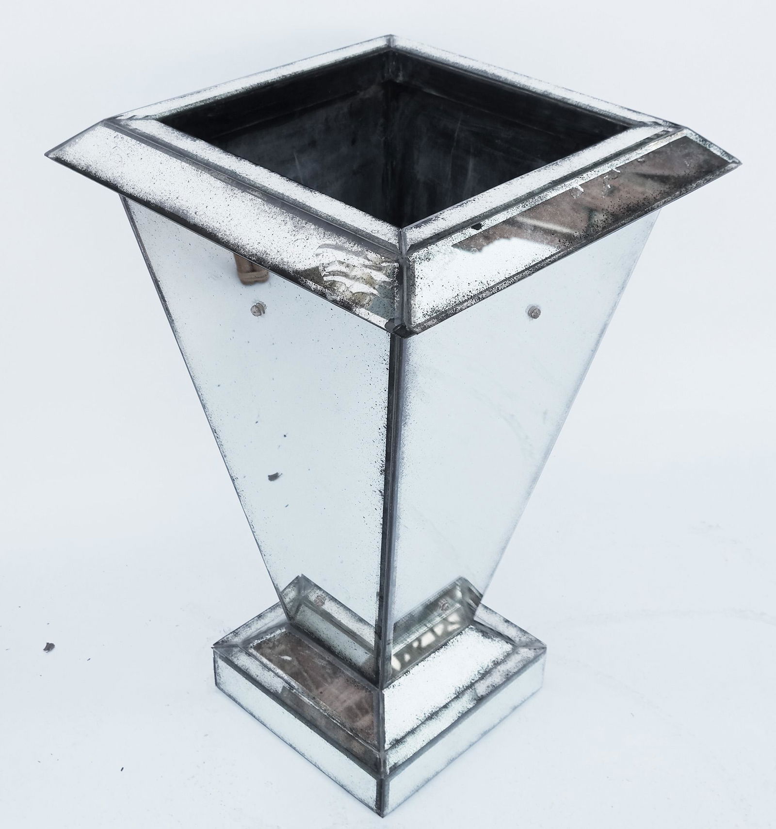 Pair of Mirrored Glass Tapering Form Jardinieres (1 of 11)