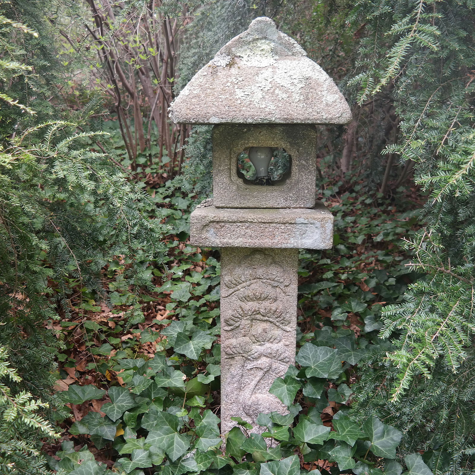 Concrete Chinese Style Light Post (1 of 8)