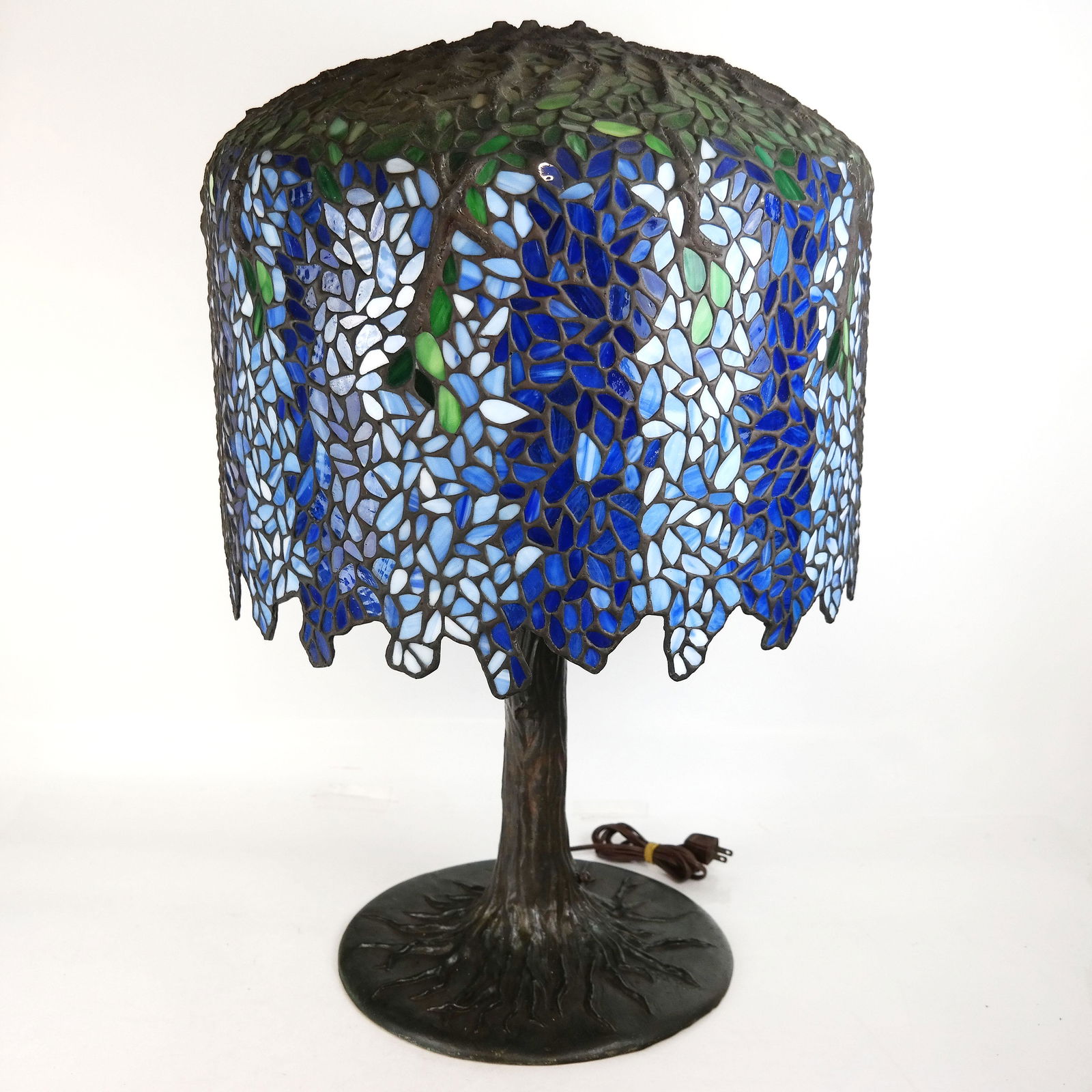Tiffany-Style Table Lamp (1 of 17)