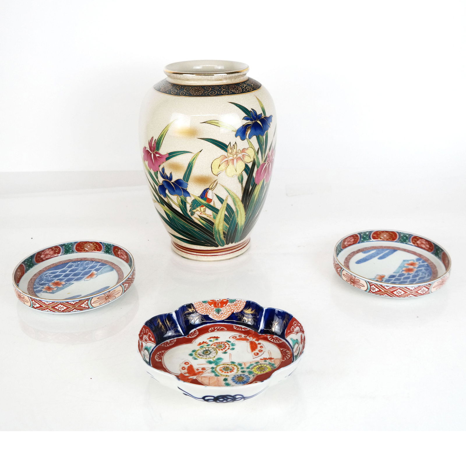 Japanese Satsuma Vase and Three Dishes (1 of 15)