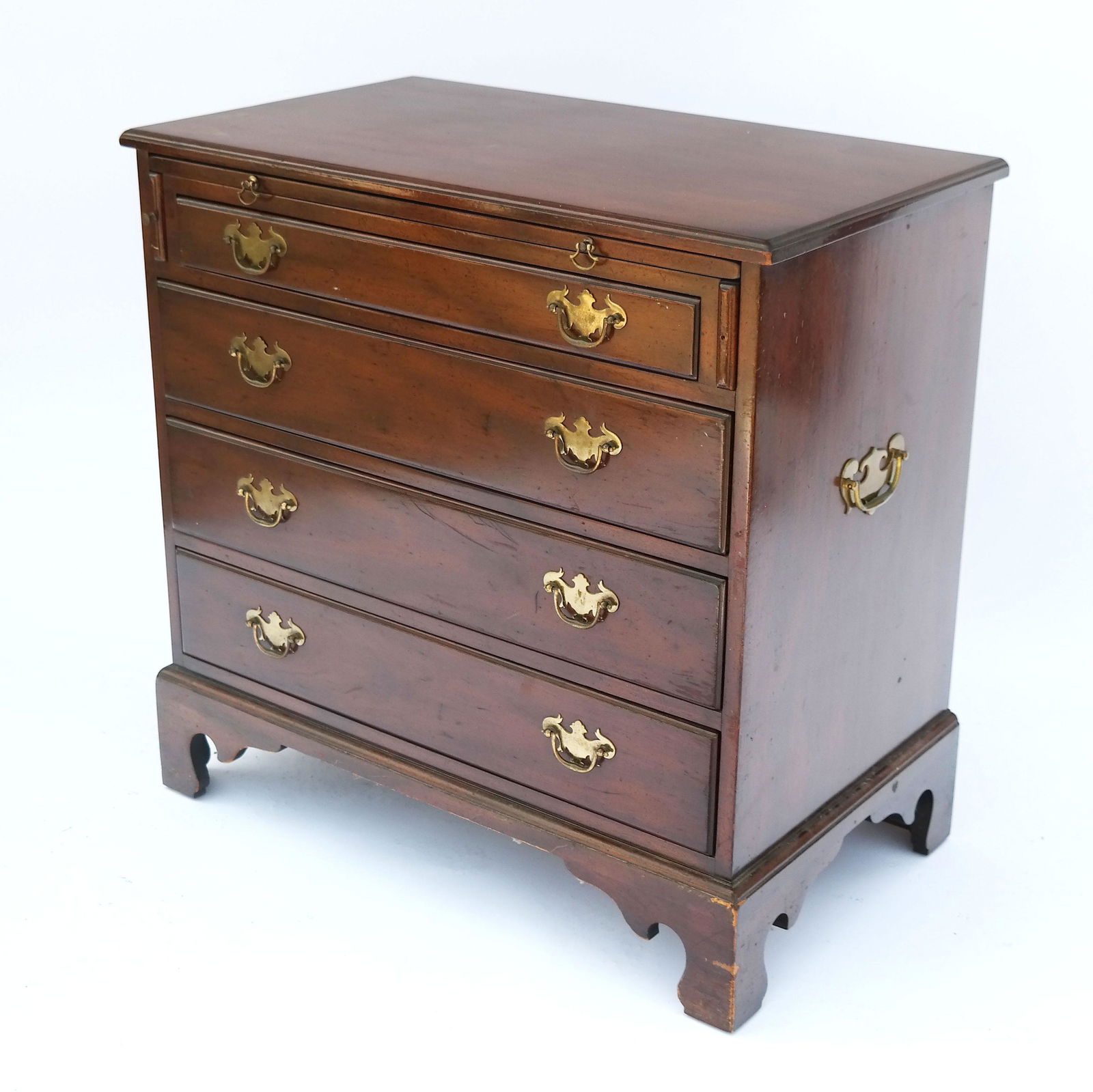 Kittinger Mahogany Silver Bachelor Chest (0565) on Jun 11, 2022