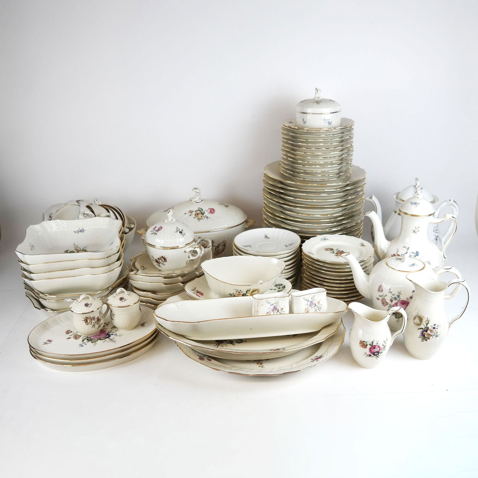 94-Pc. Royal Copenhagen Dinner Set (1 of 17)