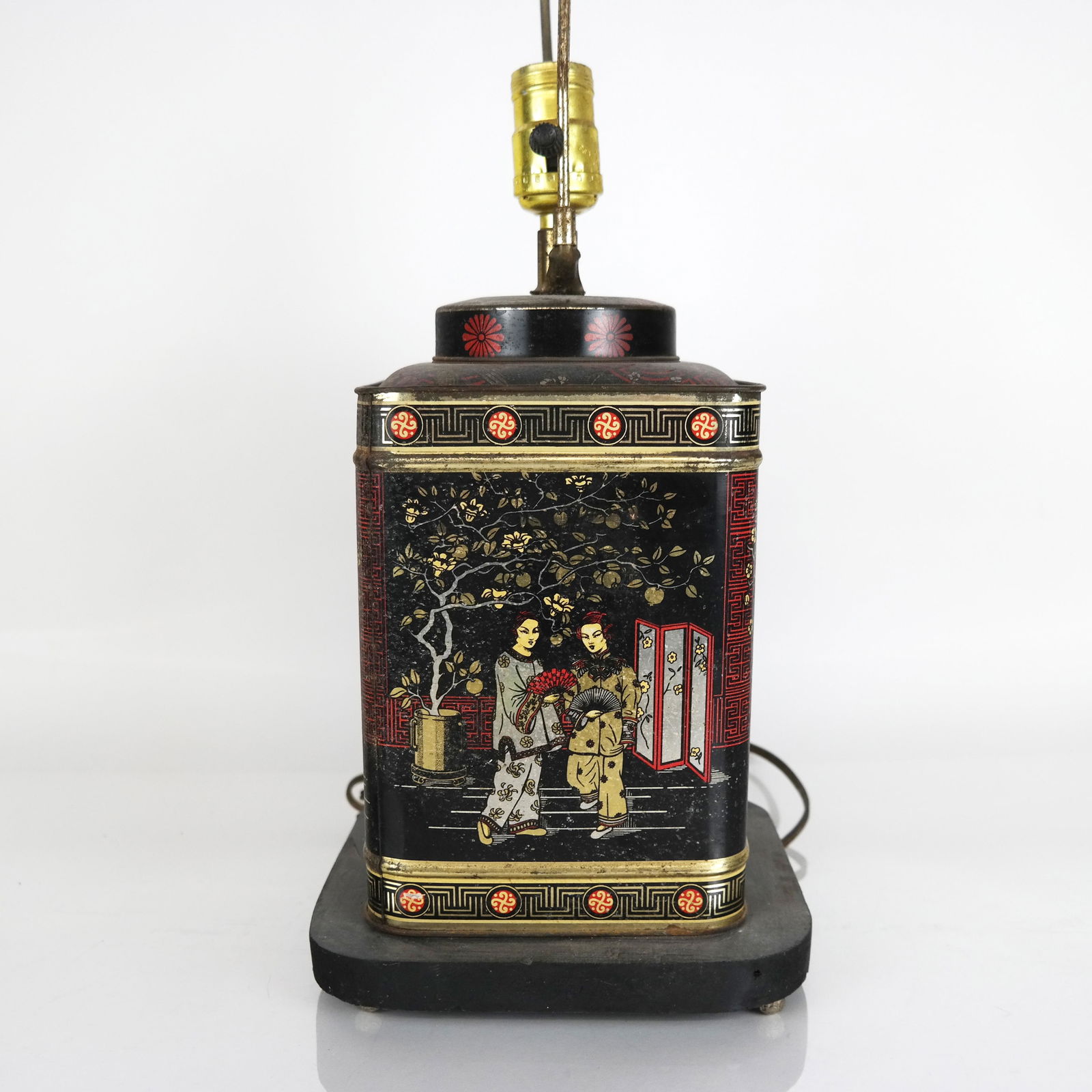 Small Chinese Tea Bin Lamp (1 of 10)
