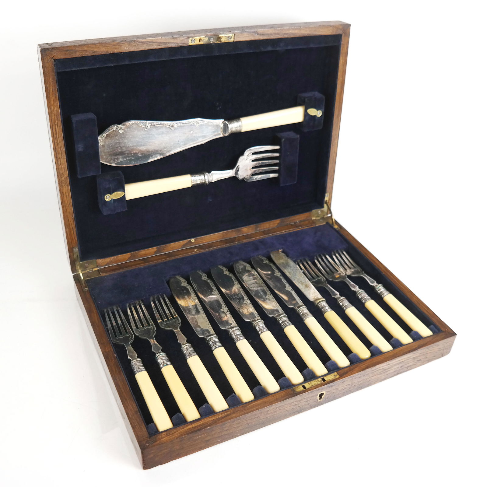 14-Piece English Fish Serving Set (1 of 7)