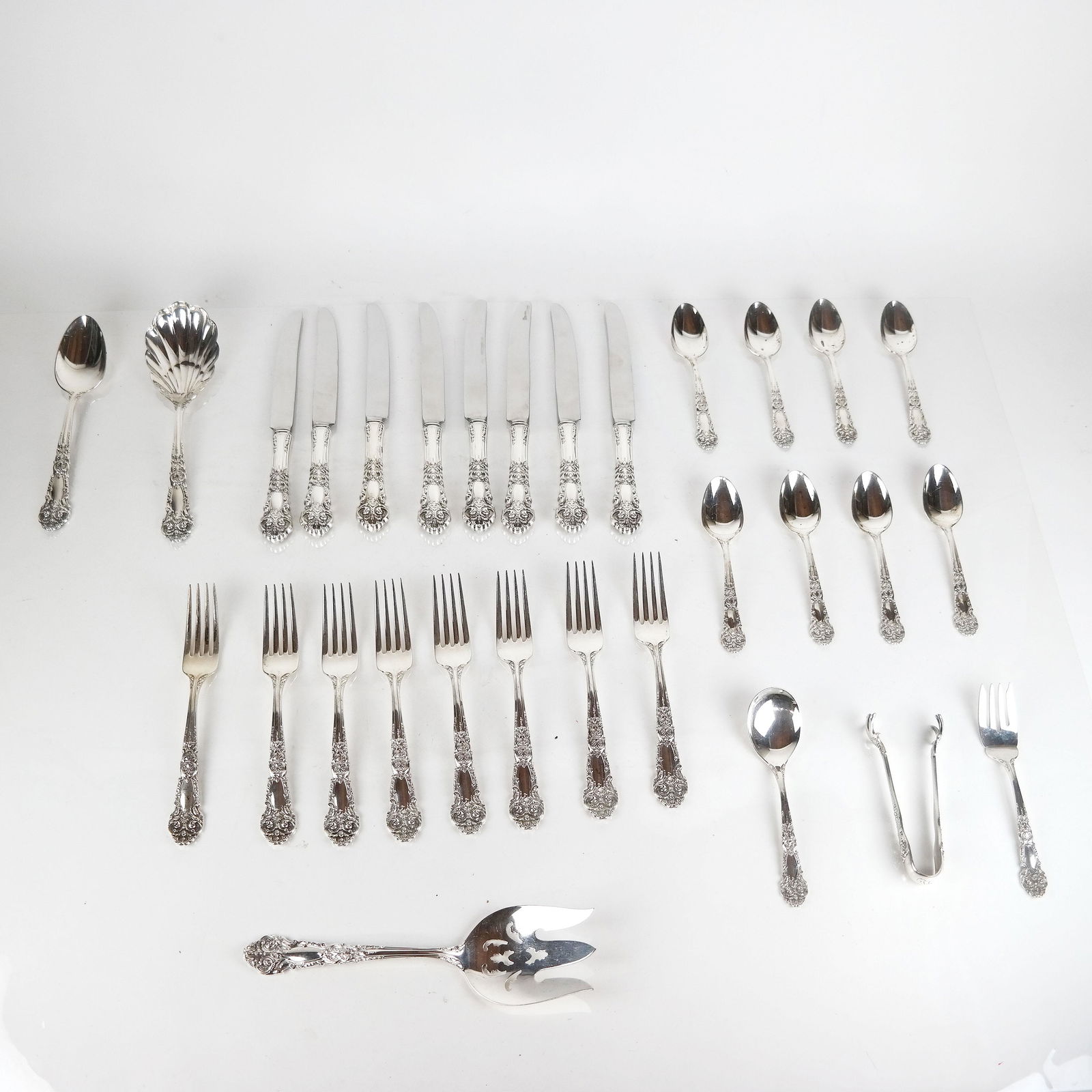 30 Pc. Reed & Barton Sterling Silver Flatware Set (1 of 10)