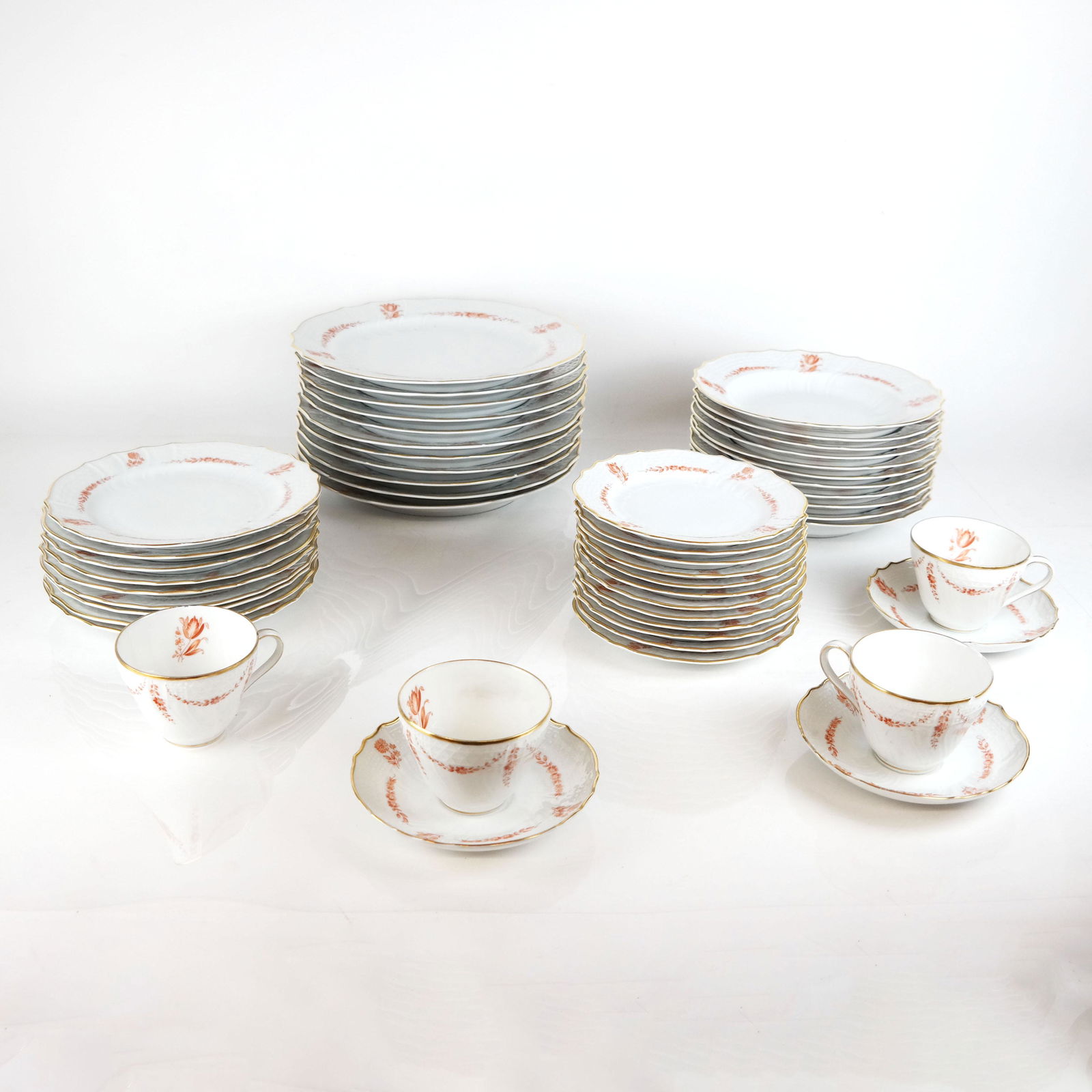 41-Pc. Hutschenreuther Partial Dinner Set (1 of 20)
