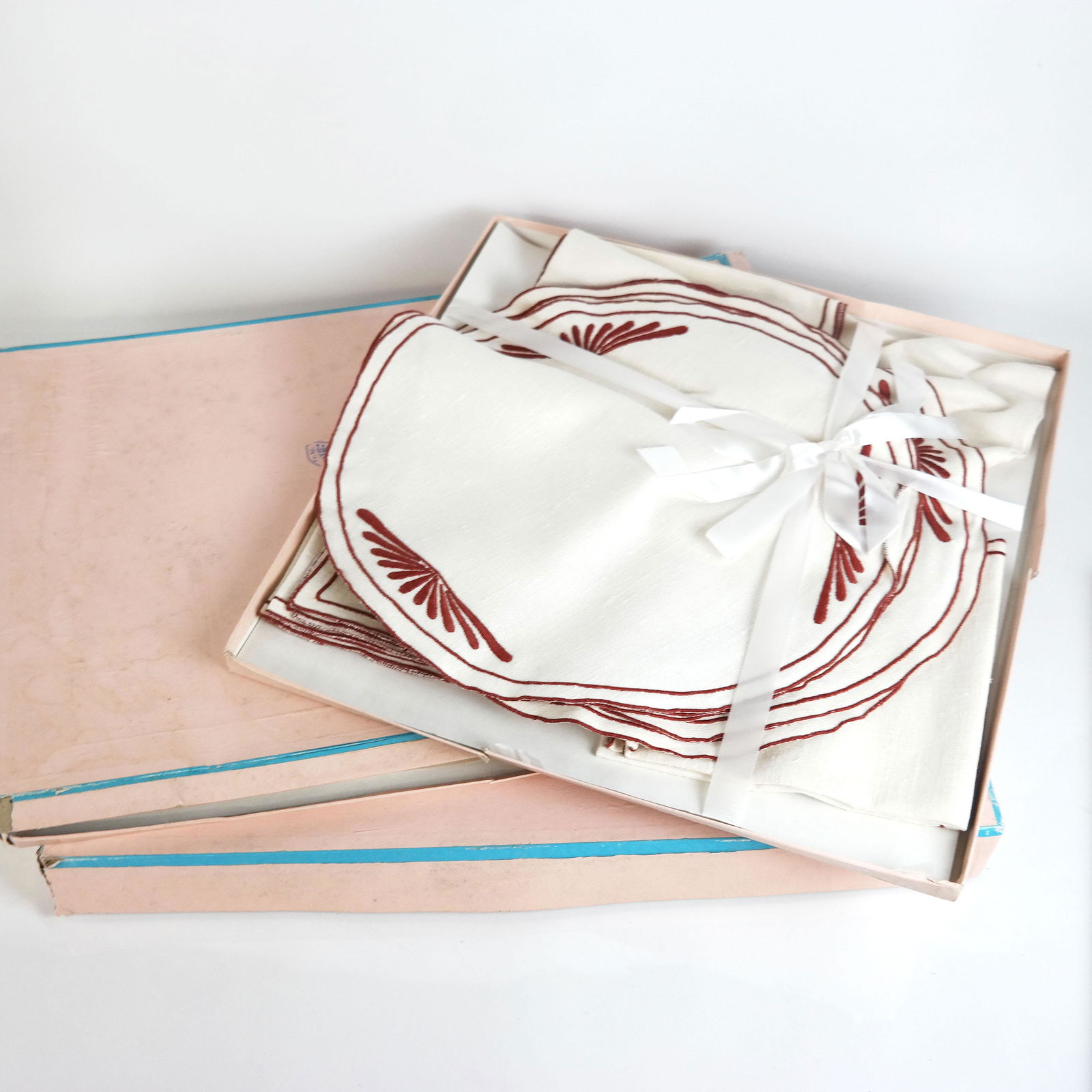 Three Partial Table Linen Dinner Sets (1 of 12)