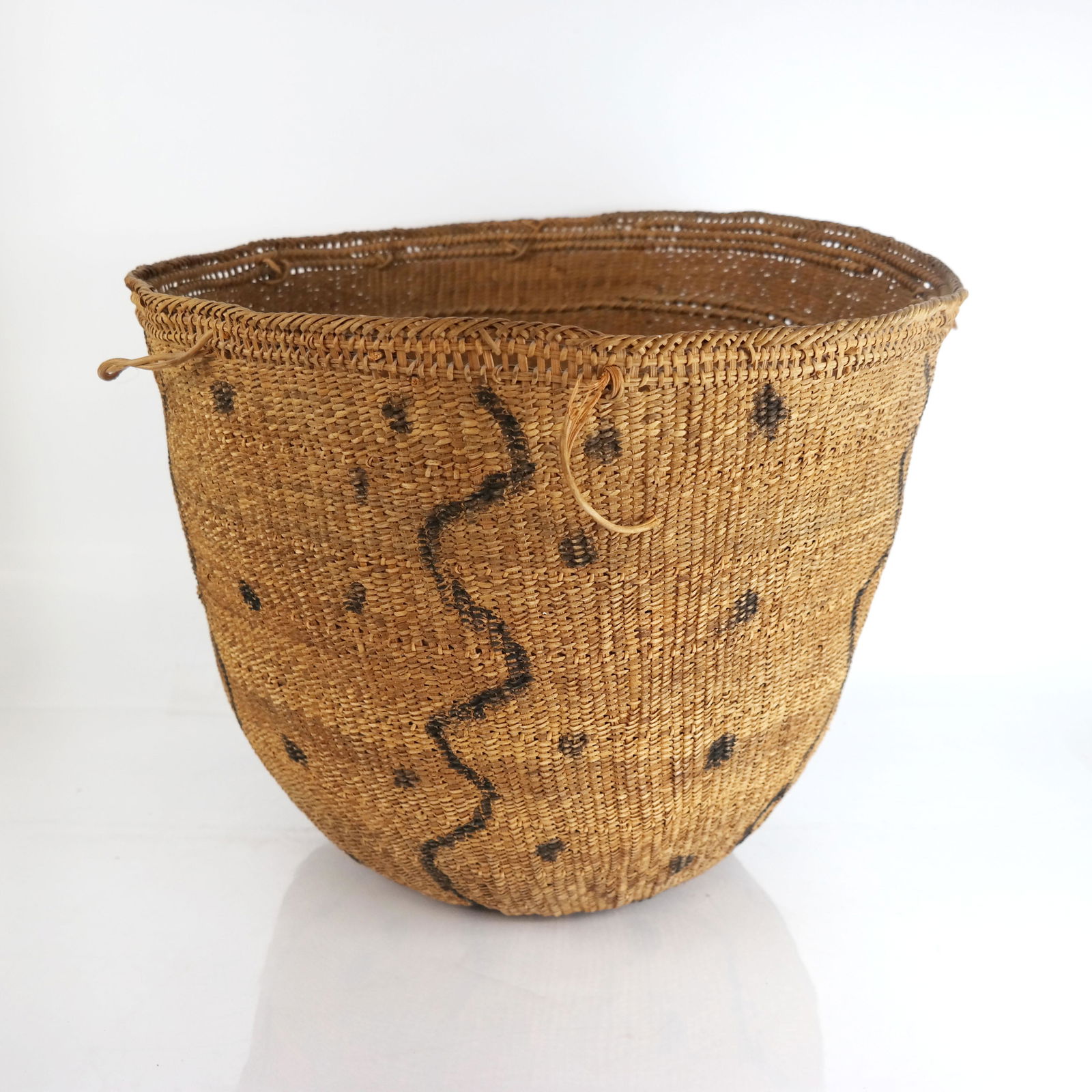 Hand Woven Basket (1 of 6)