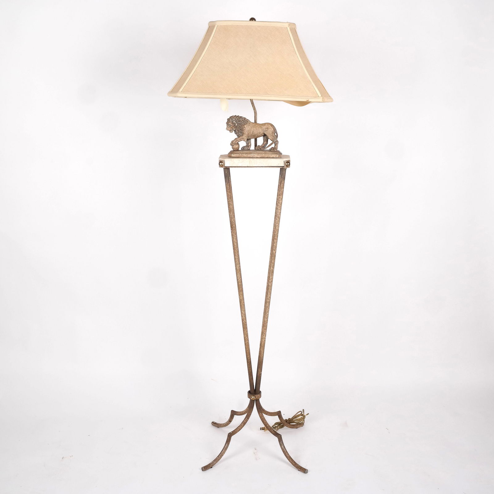 Regency-Style Lion Motif Floor Lamp (1 of 12)