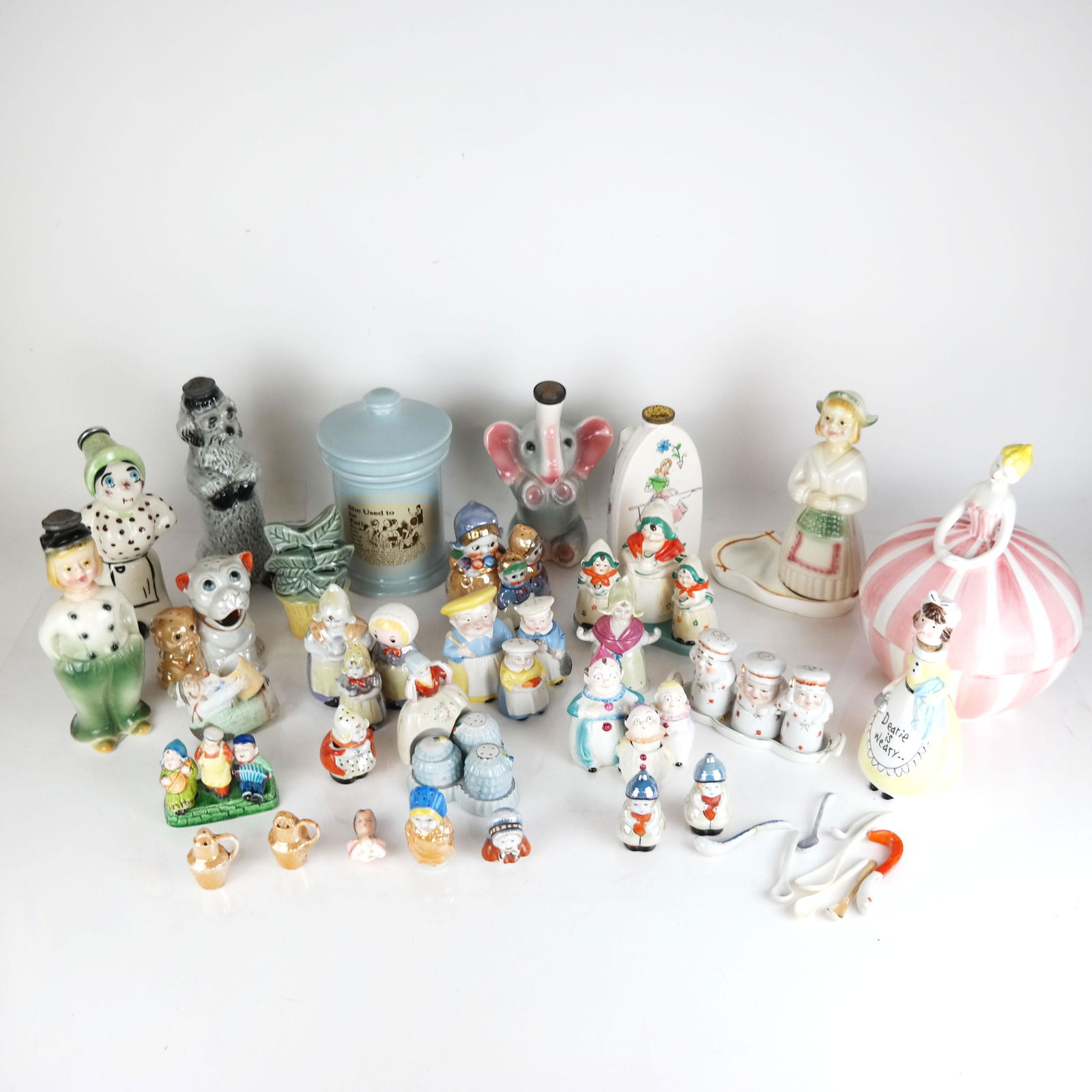 Assembled Group of Figural Kitchen Items (1 of 15)