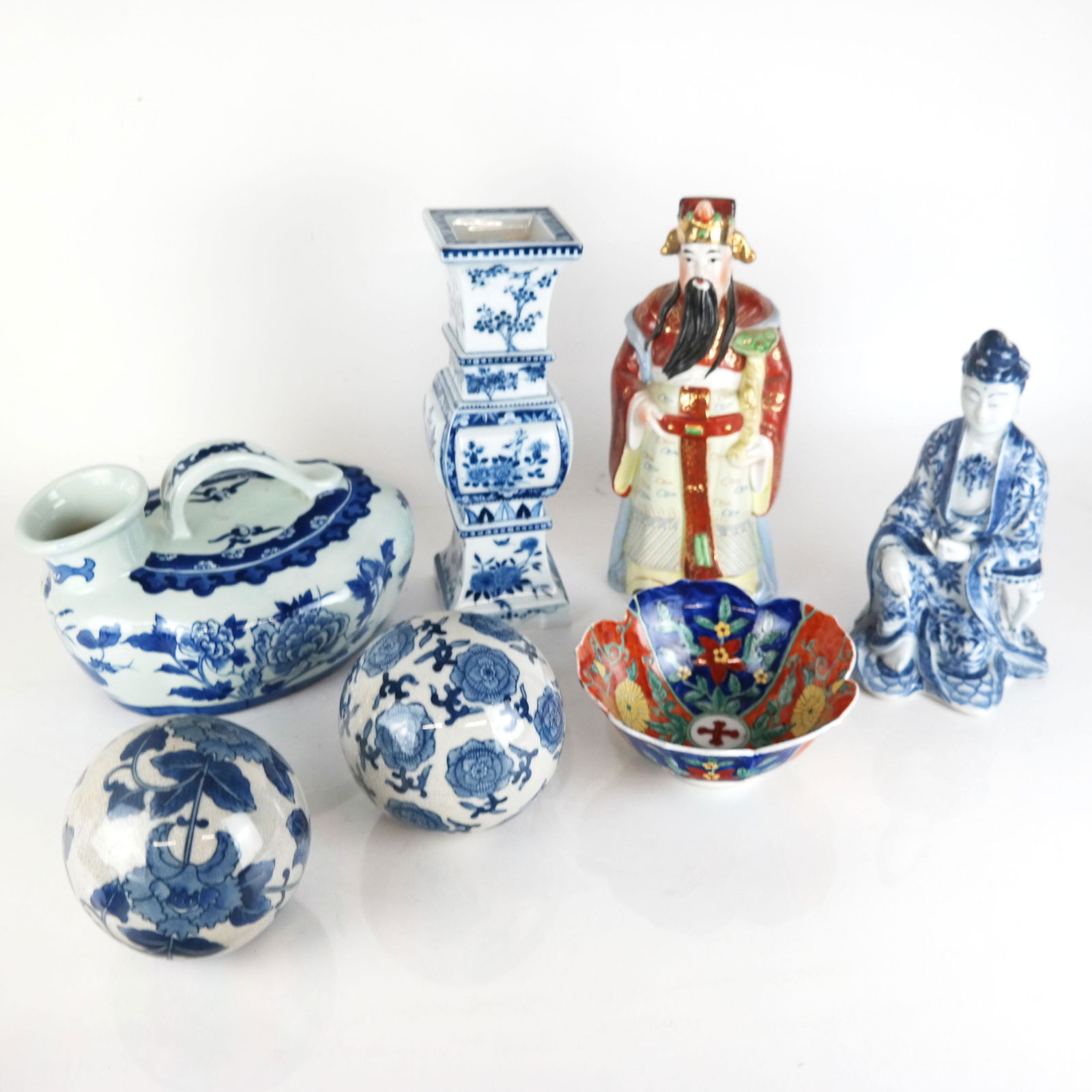 Assembled Group of Chinese Porcelains - 7 Pcs. (1 of 14)