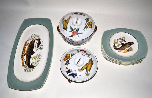 Group Dinnerware: Ten piece fish set including two platters and eight plates together with two covered tureens. Corn and vegetable design.