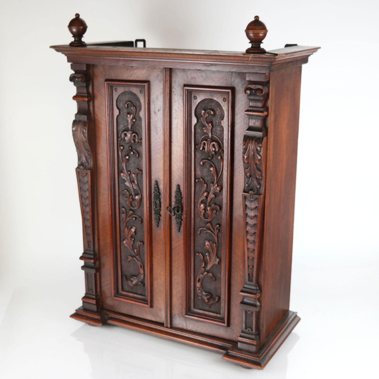 Vintage German Table Top Medicine Chest (1 of 10)