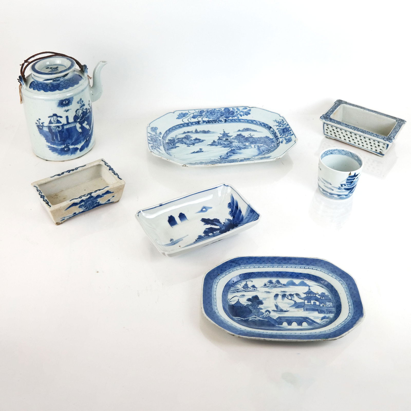 Chinese Blue & White Porcelain (7) (1 of 12)