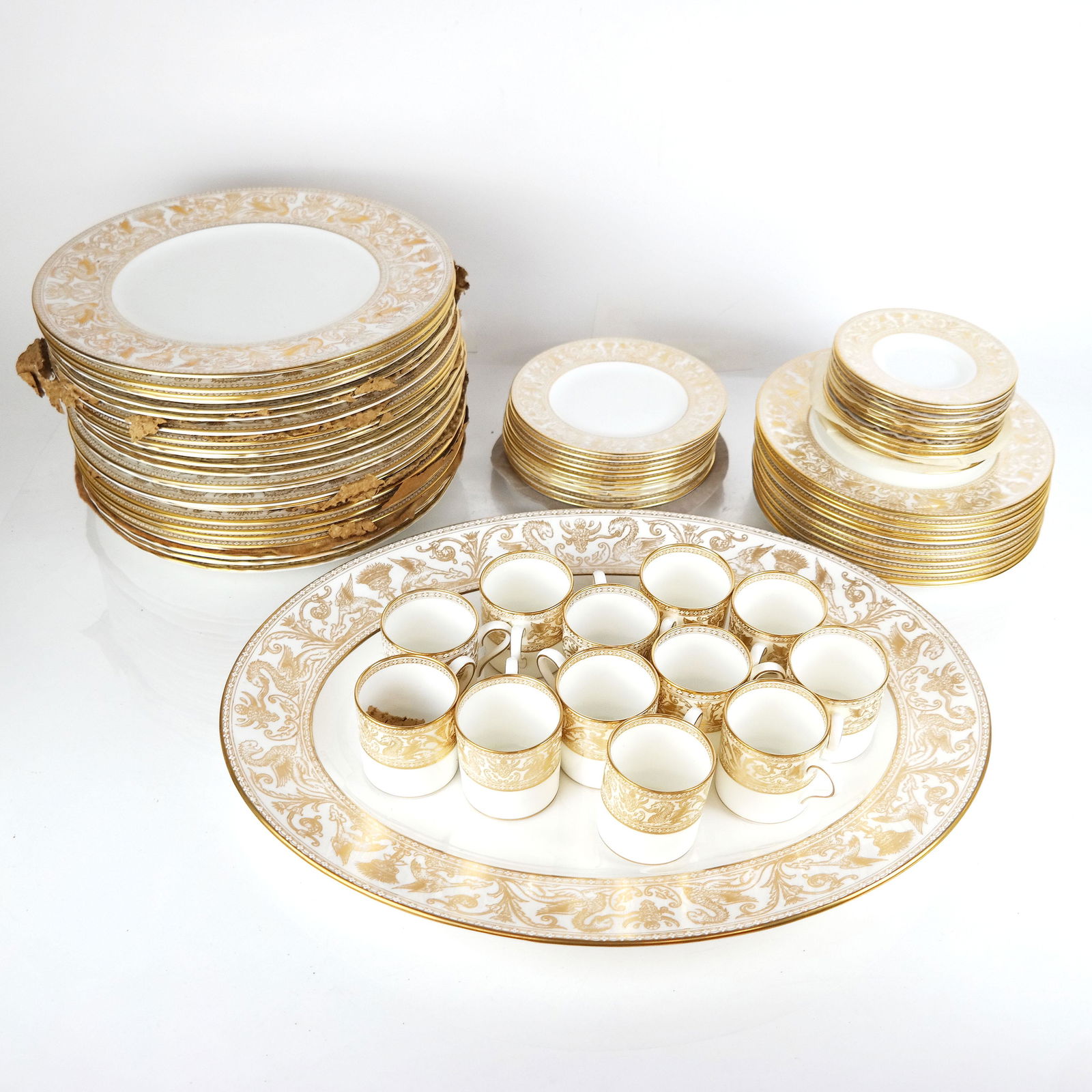 Wedgwood English Porcelain Partial Dinner Service (1 of 17)