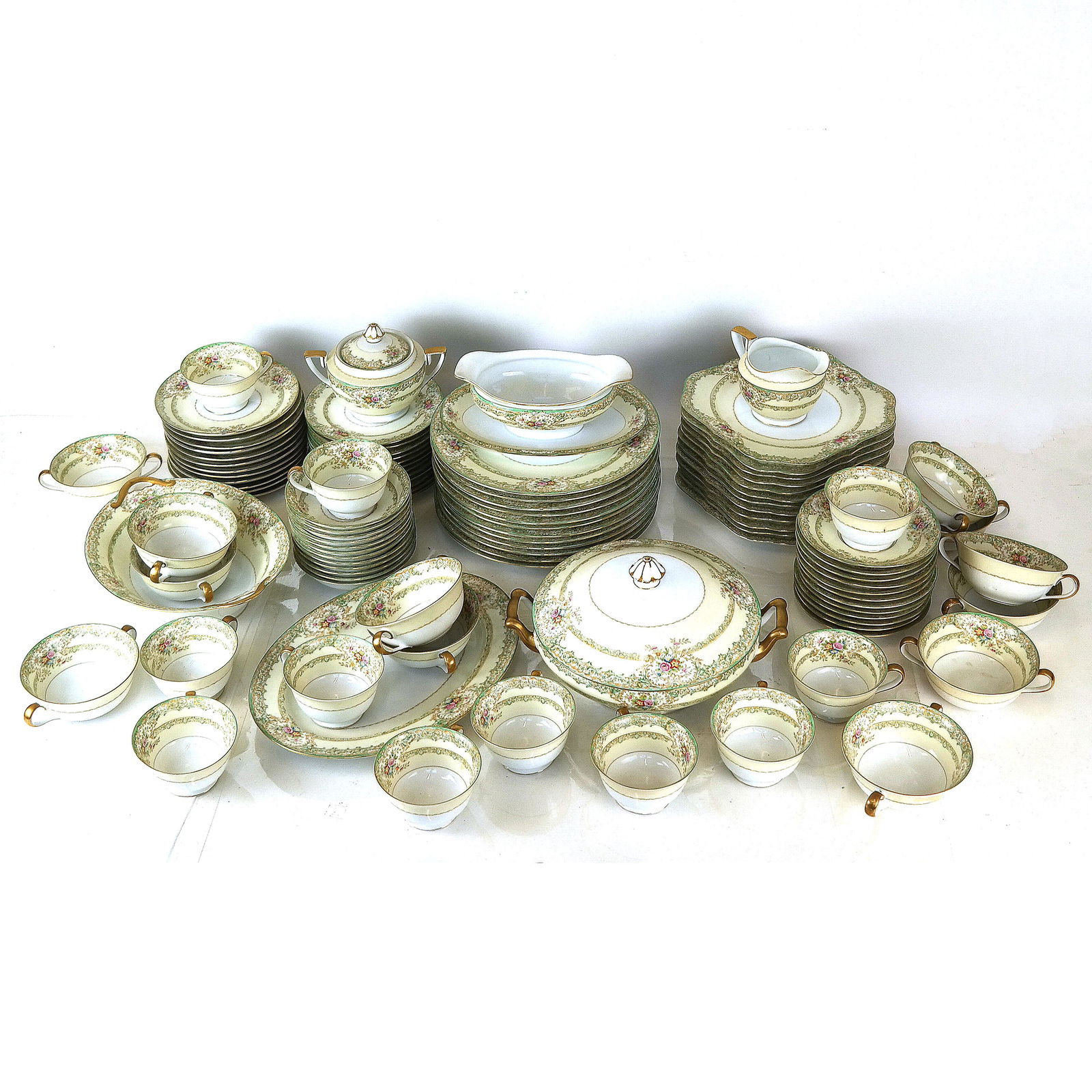 102-Piece Noritake Dinner Set (1 of 20)