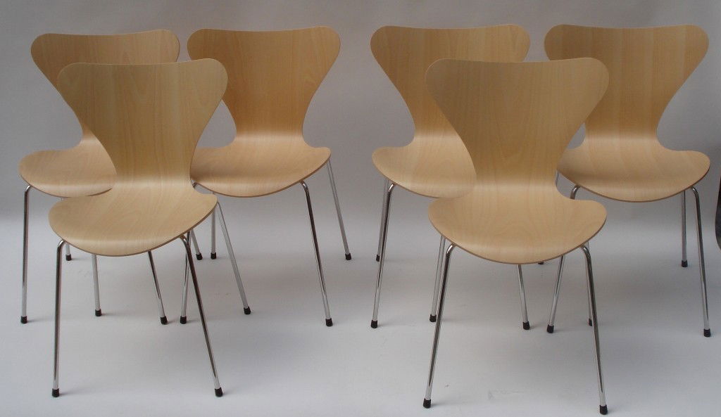 Arne Jacobsen, "Series 7" Set of Six Chairs: Set of six Arne Jacobsen "Series 7" side chairs with beechwood veneer for Republic of Fritz Hansen. 19.5" width x 31" height x 19" depth.