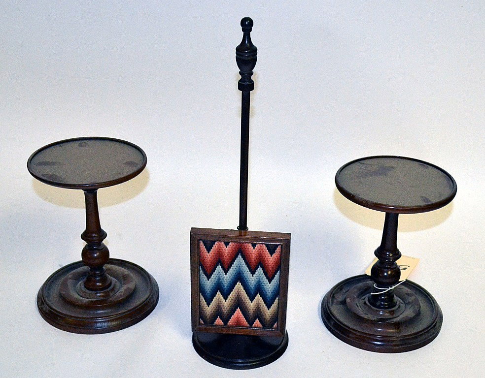 Pair of Wooden Candlestands with a Miniature Fire Scree: A pair of Williamsburg turned candlestands. 8.5" H
